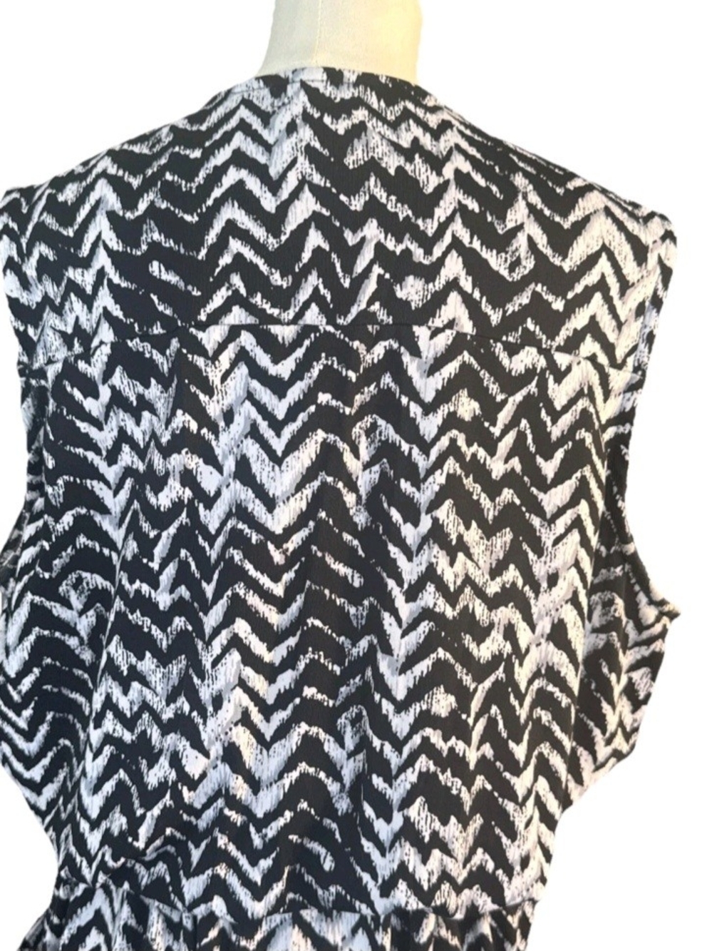 Venus Black & White Sleeveless Printed V-Neck Romper with Tie Waist - Picture 2 of 8